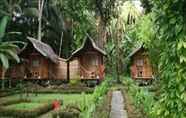 ภายนอกอาคาร 4 Nipa Hut Village