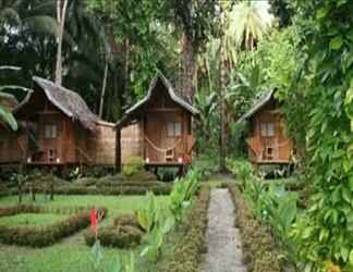 ภายนอกอาคาร 2 Nipa Hut Village