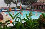 Swimming Pool 4 Hotel Purnama Mulia