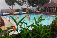 Swimming Pool Hotel Purnama Mulia