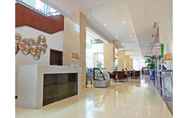 Lobi 6 Mandarin Plaza Hotel