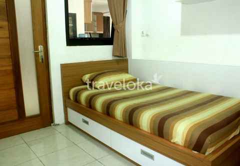 Bedroom Simple Room Very Close to Lebak Bulus Terminal (SAP)