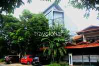 Exterior Simple Room Very Close to Lebak Bulus Terminal (SAP)