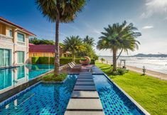 Swimming Pool 3 Fisherman Way Beach Villa
