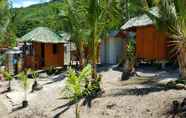 Bangunan 4 Sharky Hostel Oslob