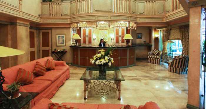 Lobby Manila Manor Hotel