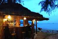 Bar, Kafe, dan Lounge Longbeach Villa