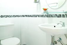 In-room Bathroom Smile Inn