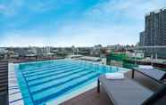 Swimming Pool 3 Hotel Amber Sukhumvit 85 (At Mind Executive Suites Sukhumvit 85)