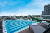 Swimming Pool Hotel Amber Sukhumvit 85 (At Mind Executive Suites Sukhumvit 85)