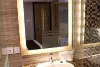 In-room Bathroom Grand Citihub Hotel @ Kajoetangan - Malang