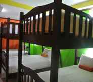 Kamar Tidur 4 Silla Patong Hostel