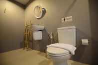 ห้องน้ำภายในห้อง Sabye D Resort at Surat