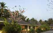 Exterior 6 Ruean Thai Nai Bang by Pansak Resort