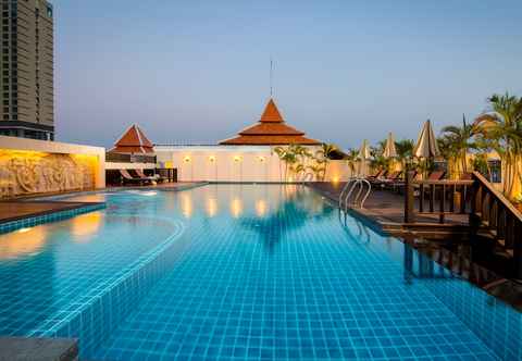 Swimming Pool Aiyara Palace 