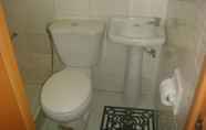 Toilet Kamar 4 RMJ Apartelle
