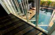 Swimming Pool 4 iWualai Hotel