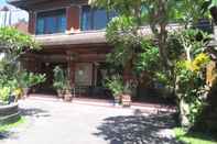 Exterior Lestari Homestay 