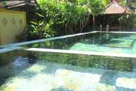 Swimming Pool Lestari Homestay 