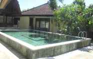 Kolam Renang 5 Lestari Homestay 