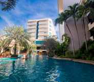 Swimming Pool 2 Sea Breeze Jomtien Resort