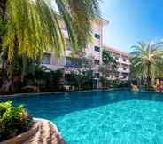 Swimming Pool 4 Sea Breeze Jomtien Resort