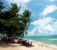 Nearby View and Attractions 5 Sea Breeze Jomtien Resort