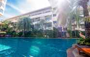 Kolam Renang 3 Sea Breeze Jomtien Resort