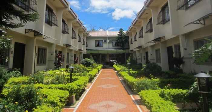 ภายนอกอาคาร Baguio Holiday Villas