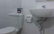 Toilet Kamar 6 Dweller's Pensione