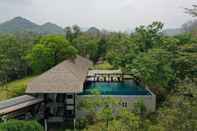 Kolam Renang Rain Tree Residence Hotel 