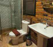 ห้องน้ำภายในห้อง 7 Khao Sok Las Orquideas Resort