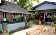 Bangunan 5 Micky Santoro Beach Front House