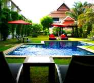 Kolam Renang 2 Palm Grove Resort