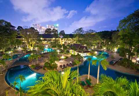 Swimming Pool The Green Park Resort