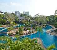 Swimming Pool 2 The Green Park Resort