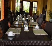 Restaurant 6 Mangrove Oriental Bed & Breakfast Resort