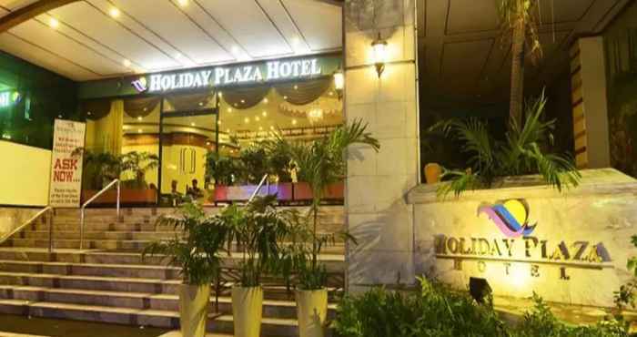 Luar Bangunan Holiday Plaza Hotel