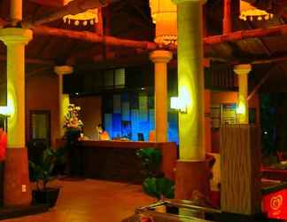 Lobby 2 Loma Resort and Spa