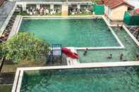 Swimming Pool Grand Madani Hotel