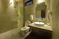 Toilet Kamar The Oasis Resort