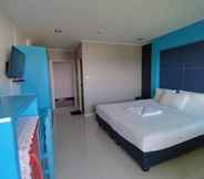 Kamar Tidur 4 Phongkaew Hotel and Apartment