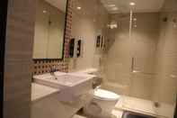 Phòng tắm bên trong Ambassador Transit Hotel Terminal 2