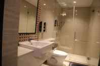 In-room Bathroom Ambassador Transit Hotel Terminal 2