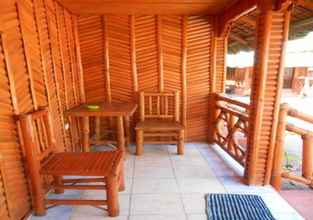 Bangunan 4 Mar and Ems Bamboo Cottages  