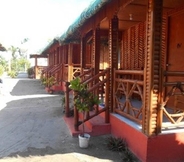 Exterior 5 Mar and Ems Bamboo Cottages  