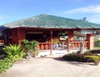 Exterior 2 Mar and Ems Bamboo Cottages  