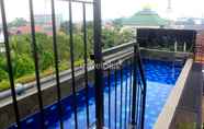 สระว่ายน้ำ 2 Private Room in Lebak Bulus (VIW)