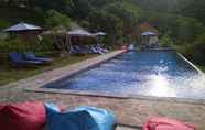 Swimming Pool 4 Artati Lombok Bungalow