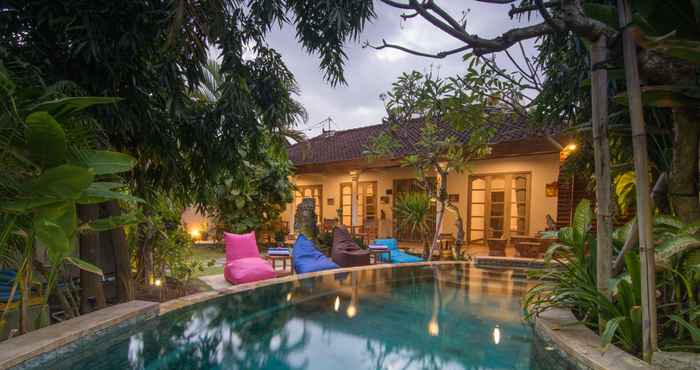 Swimming Pool Bale Seminyak